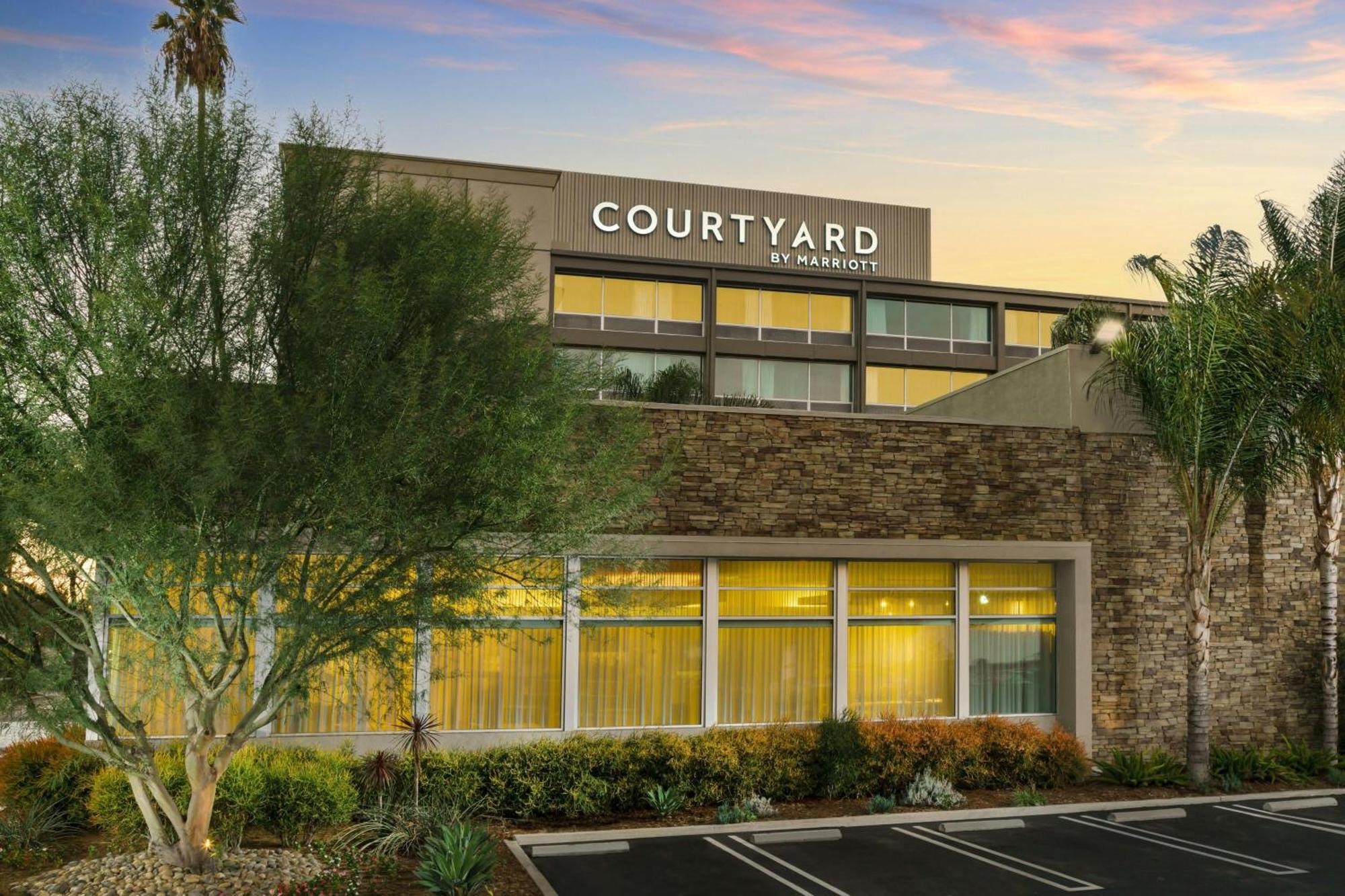 Courtyard By Marriott Los Angeles Woodland Hills Eksteriør bilde